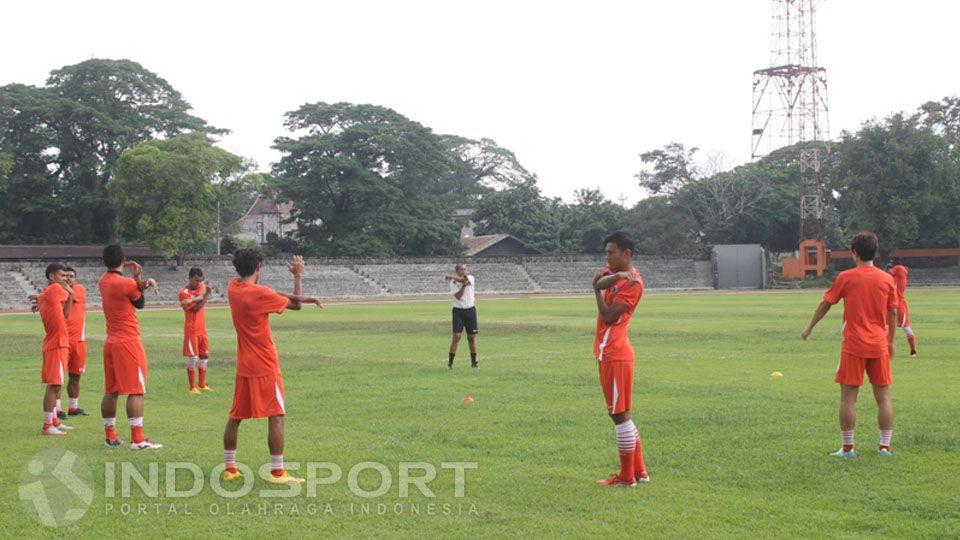 Para pemain Persija Jakarta sedang menjalani sesi latihan. Copyright: © Beny Raharjo/INDOSPORT